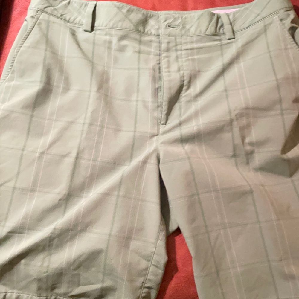 Under Armour Golf Shorts 36 Green